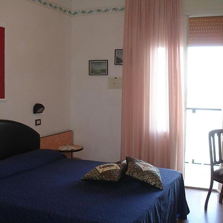 Hotel Primavera Sul Mare Lido Di Savio Buitenkant foto