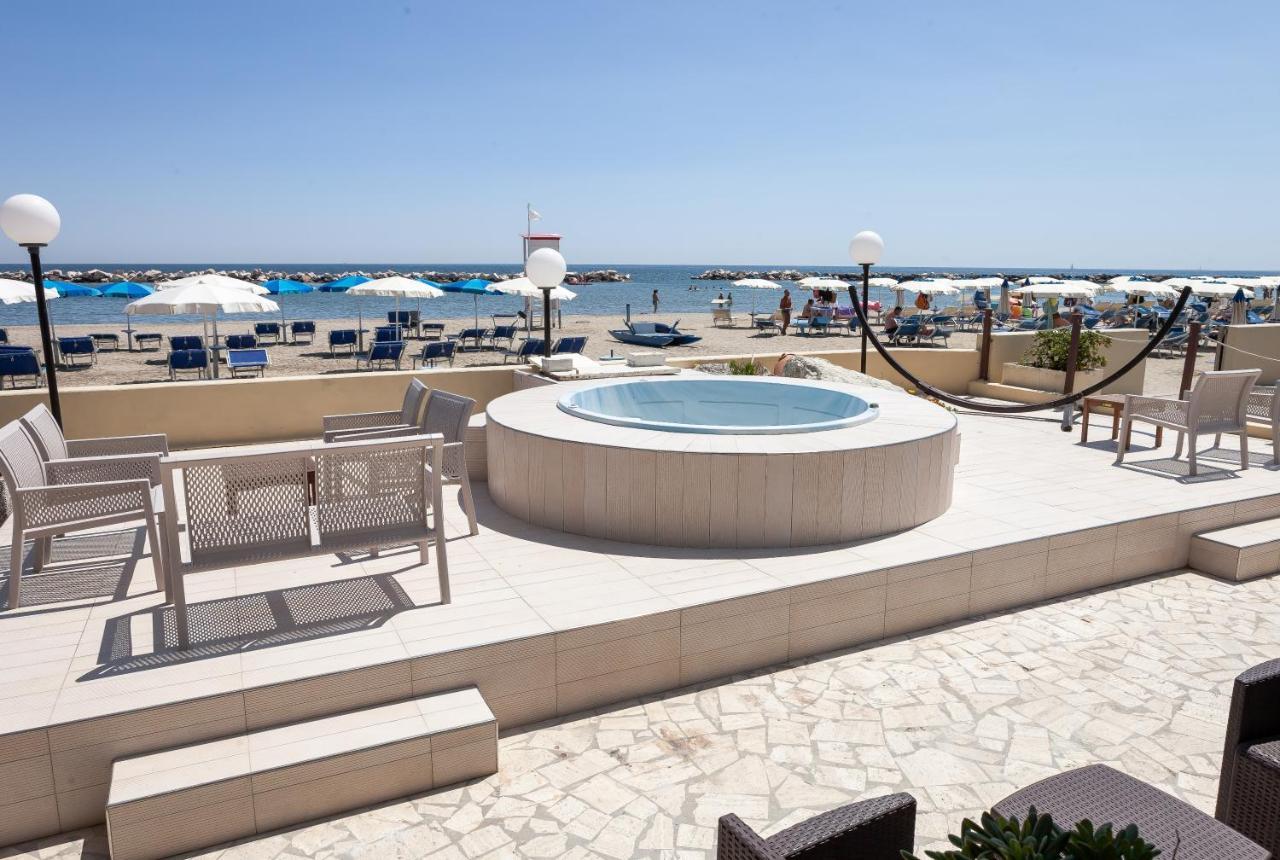 Hotel Primavera Sul Mare Lido Di Savio Buitenkant foto