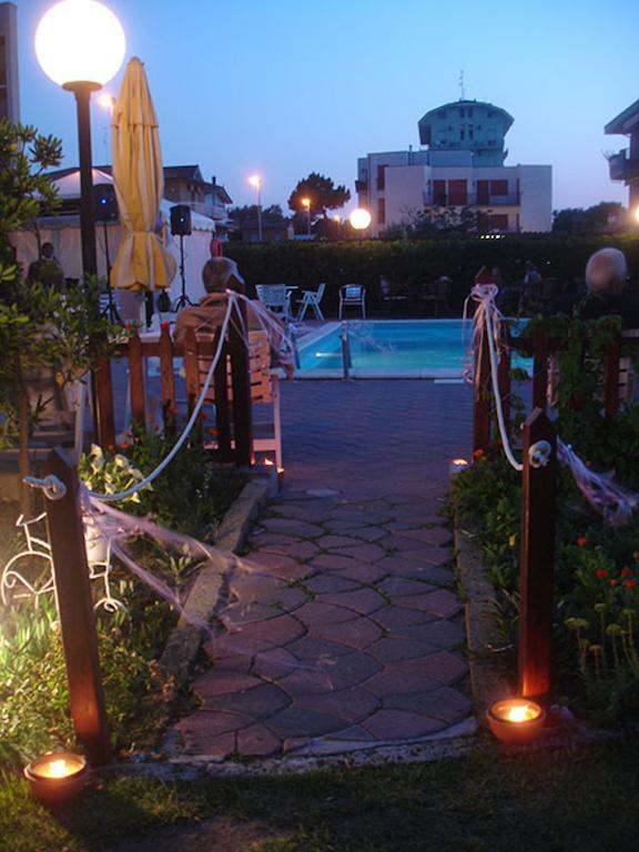 Hotel Primavera Sul Mare Lido Di Savio Buitenkant foto