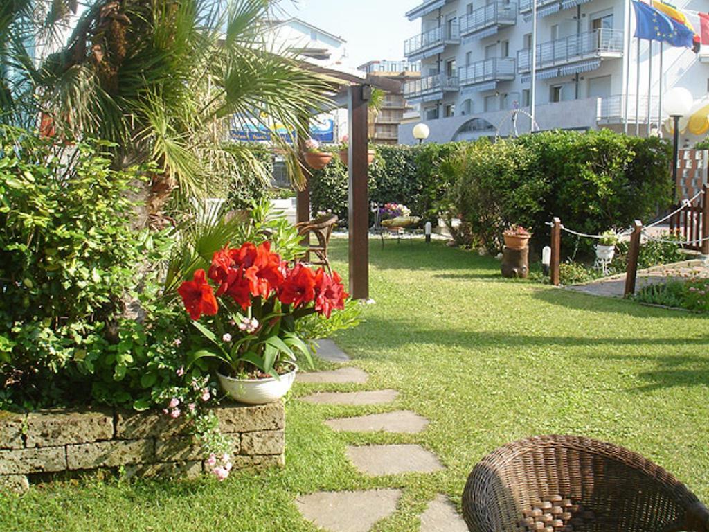 Hotel Primavera Sul Mare Lido Di Savio Buitenkant foto