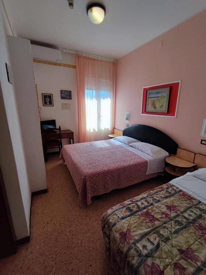 Hotel Primavera Sul Mare Lido Di Savio Buitenkant foto