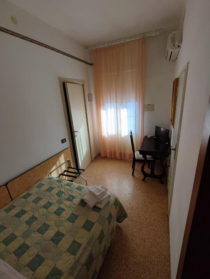 Hotel Primavera Sul Mare Lido Di Savio Buitenkant foto