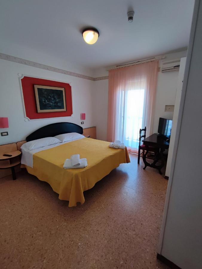 Hotel Primavera Sul Mare Lido Di Savio Buitenkant foto
