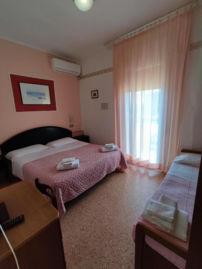 Hotel Primavera Sul Mare Lido Di Savio Buitenkant foto